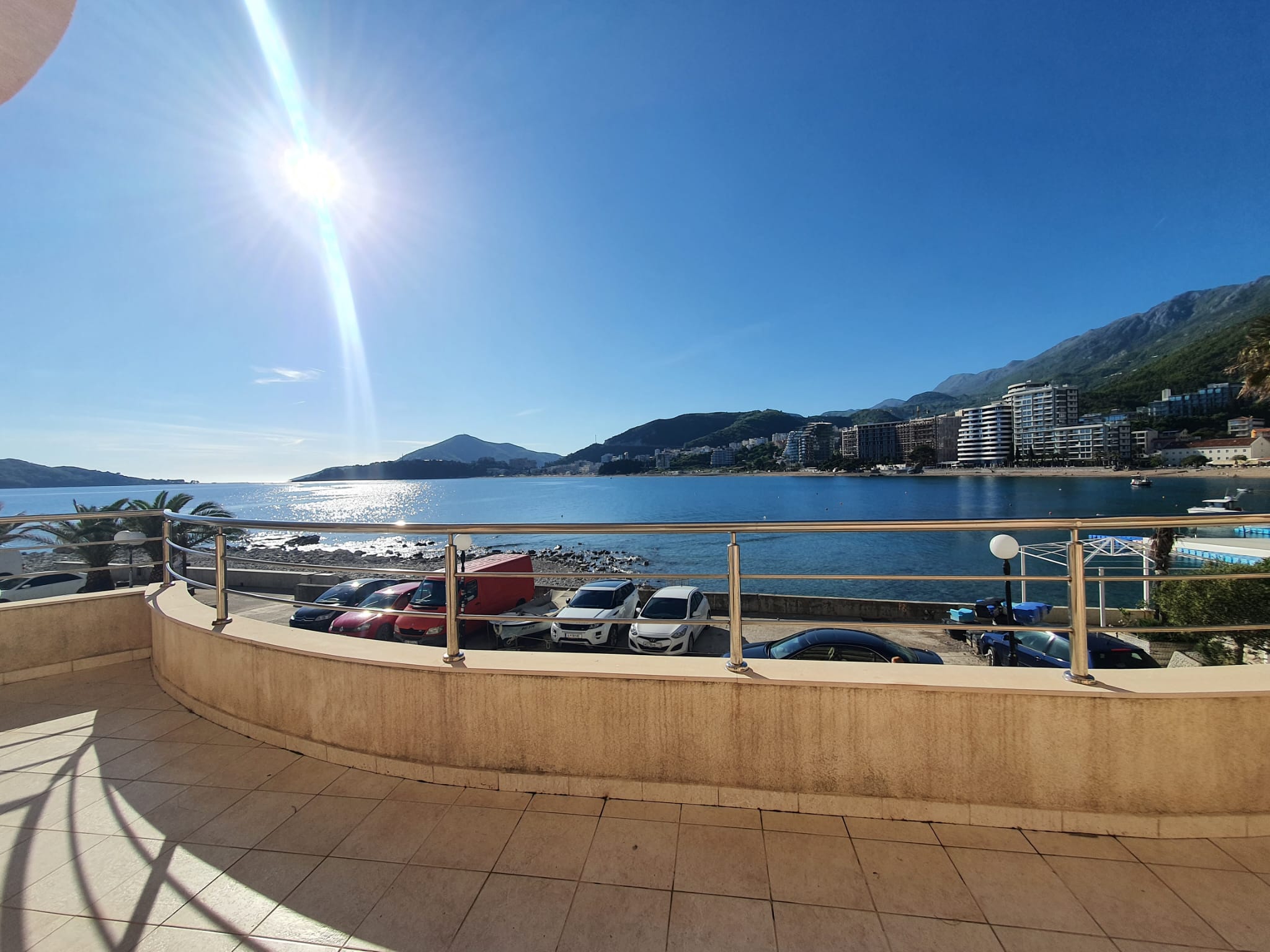 Недвижимость Мечты: Целый Этаж на Берегу Моря, Рафаиловичи